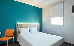 Hotelf1 Paris Saint Ouen Marche Aux Puces